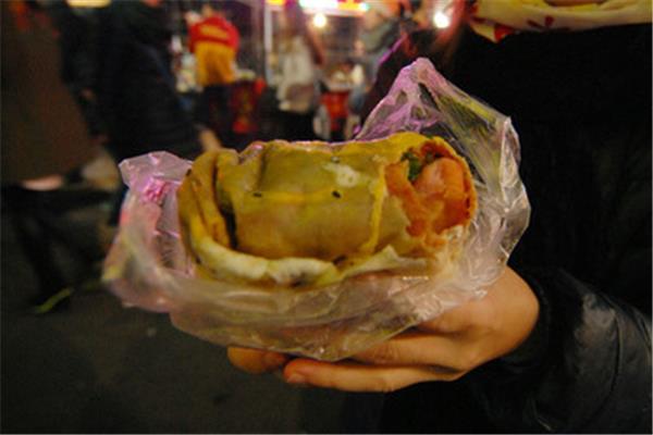 青島臺東夜市特色美食攻略