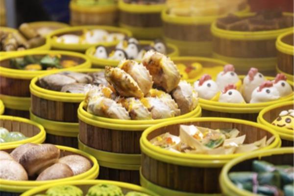 青島臺東夜市特色美食攻略