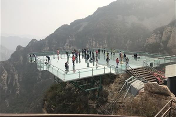平谷天云山玻璃棧道攻略