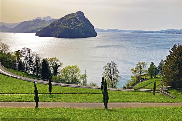 瑞士島湖旅游攻略