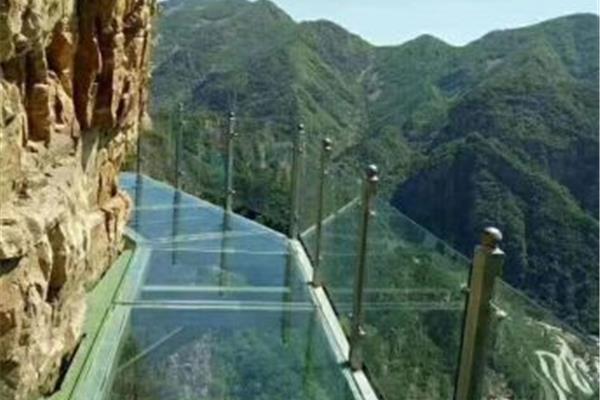平谷天云山玻璃棧道攻略