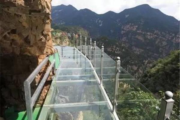 平谷天云山玻璃棧道攻略